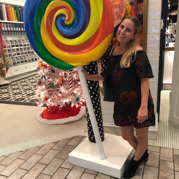 Meet your Posher, Lindsey! - Picture 5 of 8